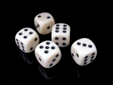 10 spel tactieken voor Yahtzee: zo win je van je tegenpartij!